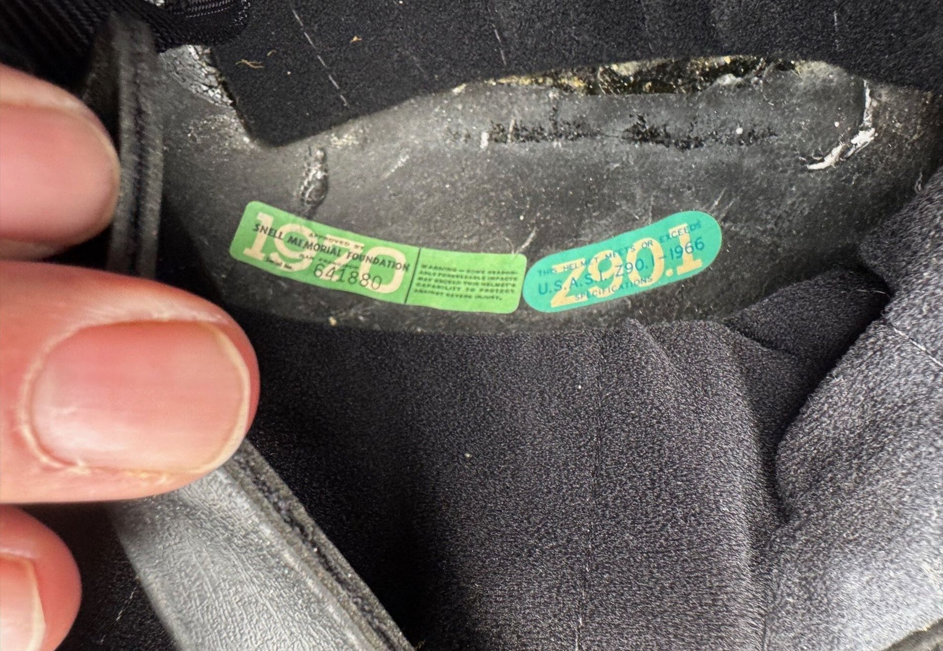 Tyrrell - Francois Cevert - 1973 - Replica helmet with display case